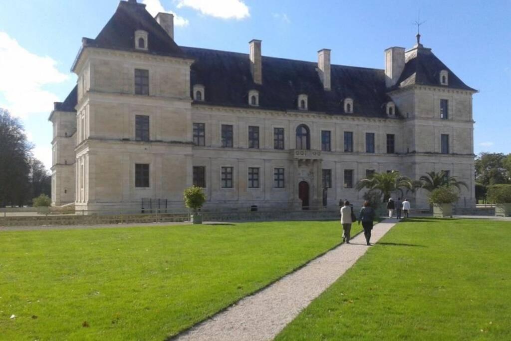 Charmante Maison Bourguignonne Avec Grand Jardin Et Parking مونبار المظهر الخارجي الصورة